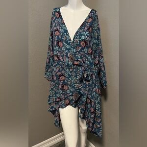 TORRID Plus Women’s Blue  Multicolor Floral  Georgette Wrap Tunic  Dress Size 3